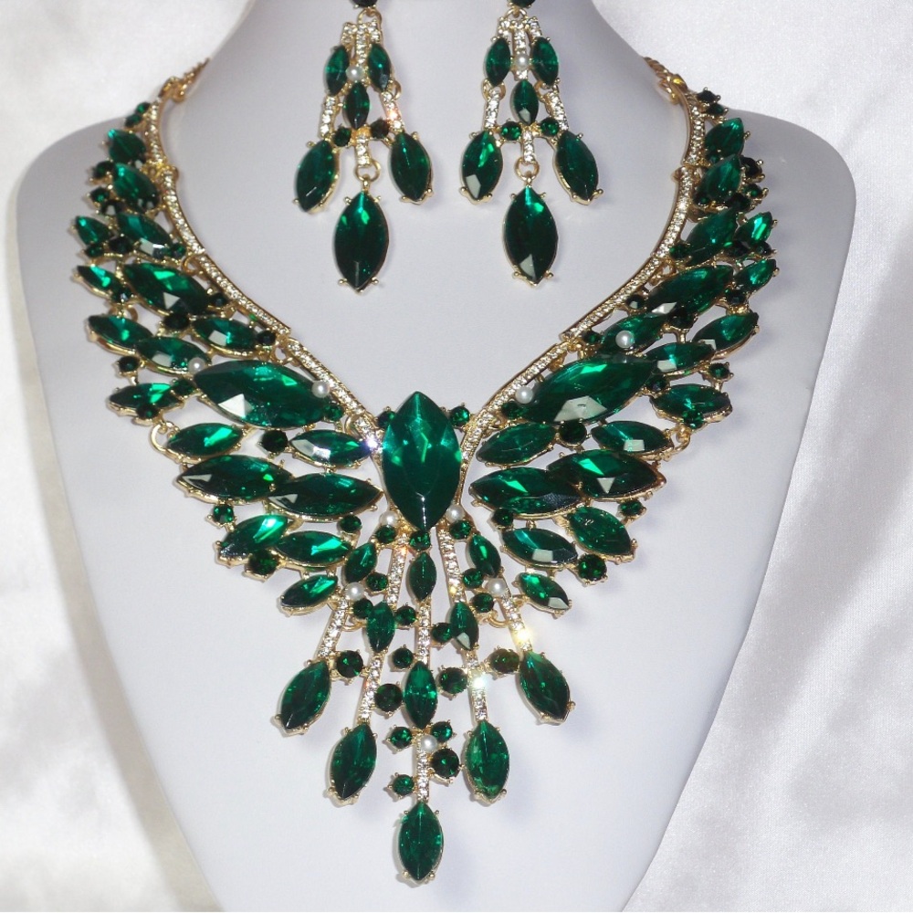 Green Rhinestone Necklace Set (BRIDAL, WEDDING, PROM, QUINCEÑERA, PAGENT)